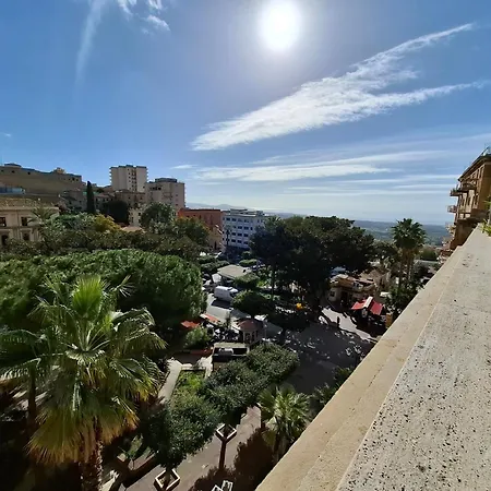 Palazzo Caratozzolo - Attico Apartman *