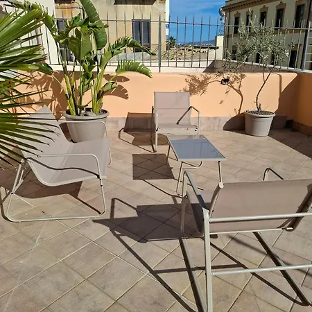 Апартаменти Palazzo Caratozzolo - Attico